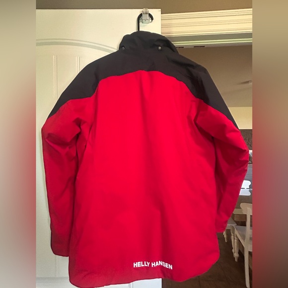 boys Helly Hansen ski jacket - Picture 3 of 7